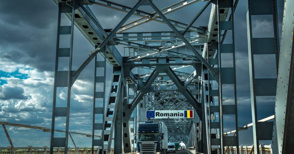 Starea traficului rutier în România: actualizări de la Centrul INFOTRAFIC Reprezentanții Centrului INFOTRAFIC din cadrul Inspectoratului General al Poliției Române au furnizat detalii noi despre condițiile de circulație din țară marți, 7 aprilie 2026