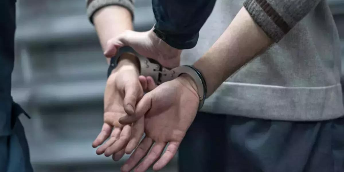 Tânăr, reținut pentru mesaje fasciste și rasiste pe rețelele sociale