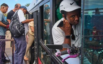 Ciclobusul din Havana, soluția inovatoare anti-criză de combustibil din Cuba