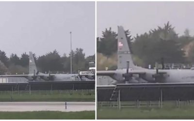 Bărbat arestat după ce a atacat un avion militar american: Scene VIDEO șocante
