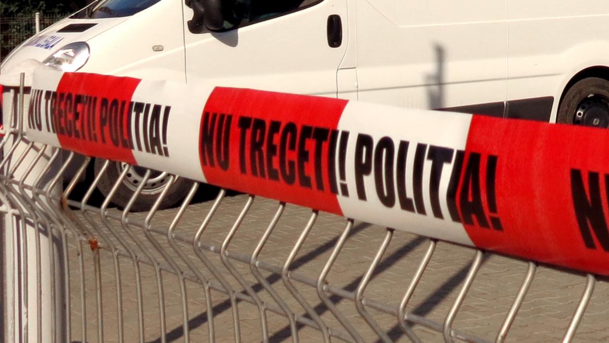 Un copil de 12 ani, aflat în grija statului, și-a pierdut viața după ce s-a aruncat de la etajul al patrulea al unui bloc din Pitești