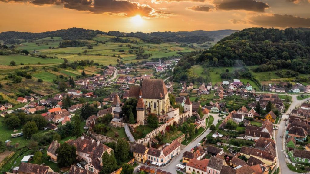 De ce sute de americani aleg un trai magic: România, visul din Europa