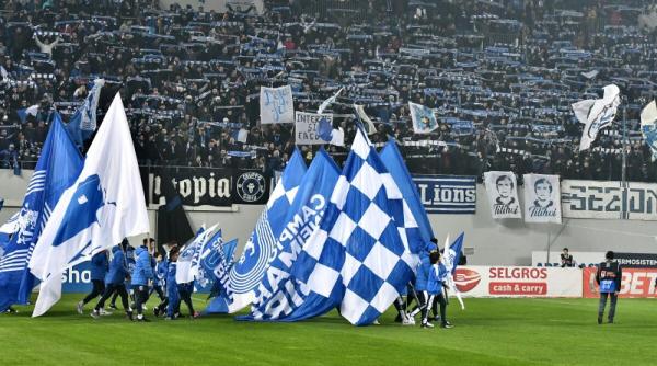 Universitatea Craiova a învins CFR Cluj cu scorul de 2-0 în play-off-ul Superligii Universitatea Craiova s-a impus luni seara în fața CFR Cluj, cu scorul de 2-0, în etapa a treia a fazei play-off din Superliga de fotbal