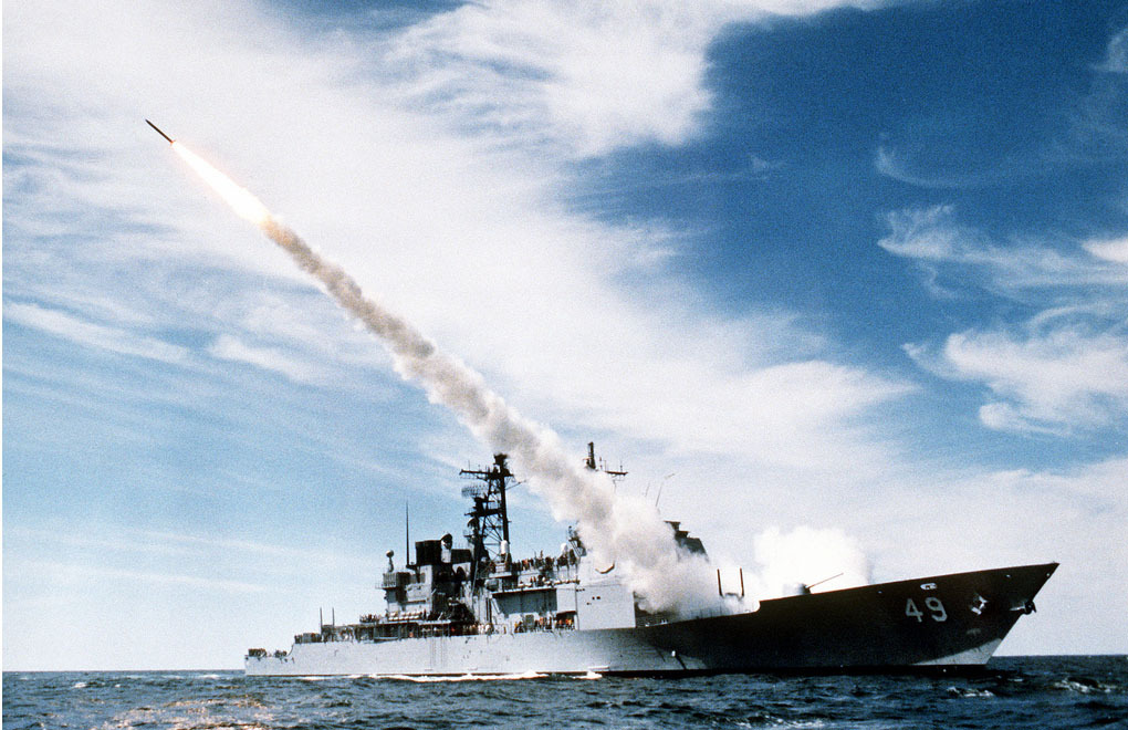 Distrugătoarele americane trec de Ormuz: Tensiuni în creștere în Golf