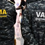 Bani și bunuri de 3,1 milioane lei, găsiți într-un camion