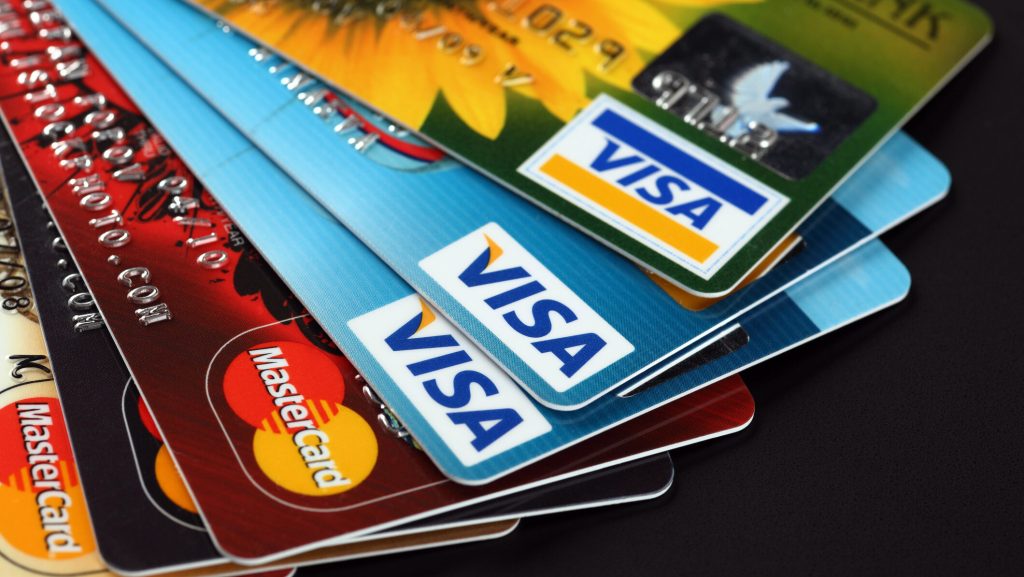 Atenție, clienți! Cardurile devin INVALIDE: Schimbări majore la IBAN!