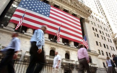 Investitorii bogați încearcă să retragă sume colosale din fondurile de credit, generând îngrijorări majore pe piața financiară