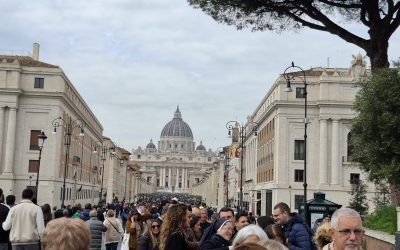 Papa Leon a prezidat sâmbătă seară, în bazilica Sfântul Petru din Roma, la ora 21.00, solemnitatea Vigiliei pascale a Învierii Domnului