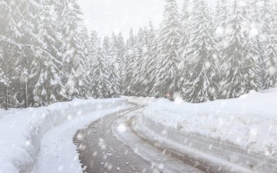 Peisaje de iarnă spectaculoase, cu un strat generos de zăpadă, au surprins România în pragul sărbătorilor pascale