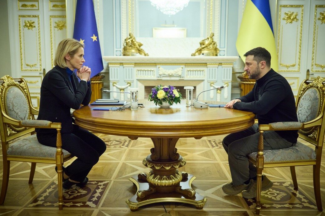 UE dă Ucrainei 90 miliarde euro. Zelenski merge la Cipru să securizeze fondurile