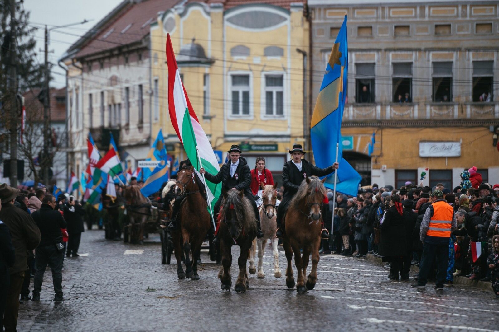 Maghiarii din România, mobilizare istorică la vot: Vor schimba alegerile din Ungaria