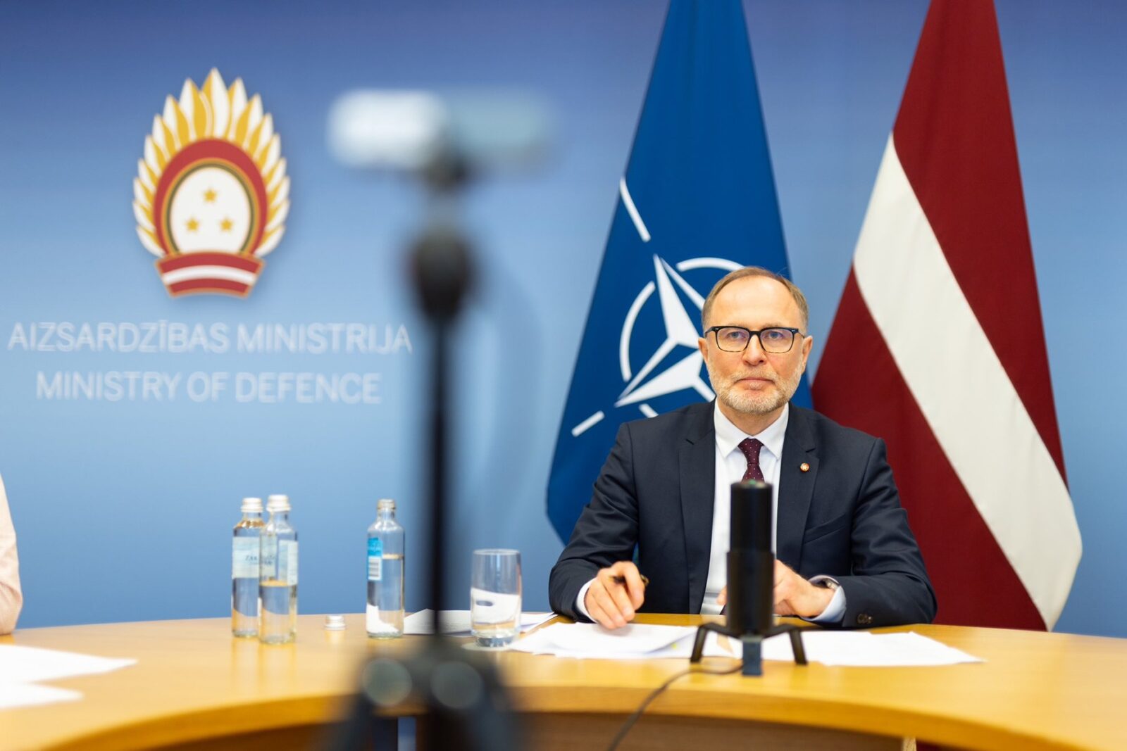 Demisie la Riga: Ministrul Apărării, OUT după atacul cu drone. NATO, presată să apere Baltica