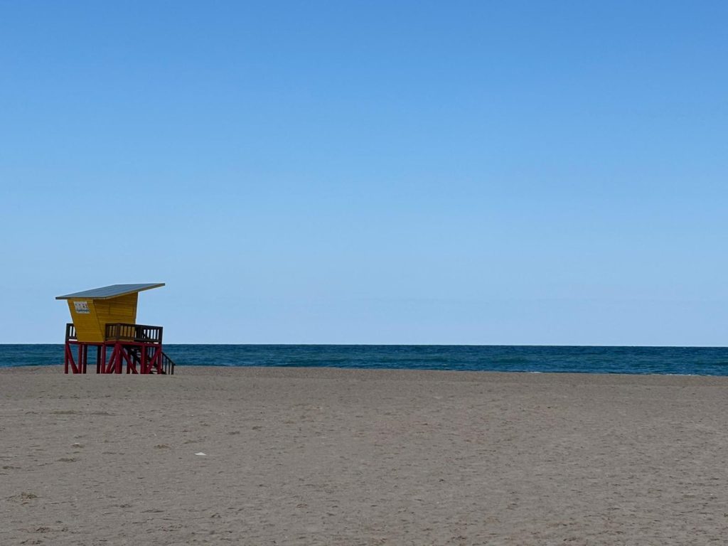 Eforie Nord, plină de viață de 1 Mai, în timp ce Stațiunea Tineretului e goală