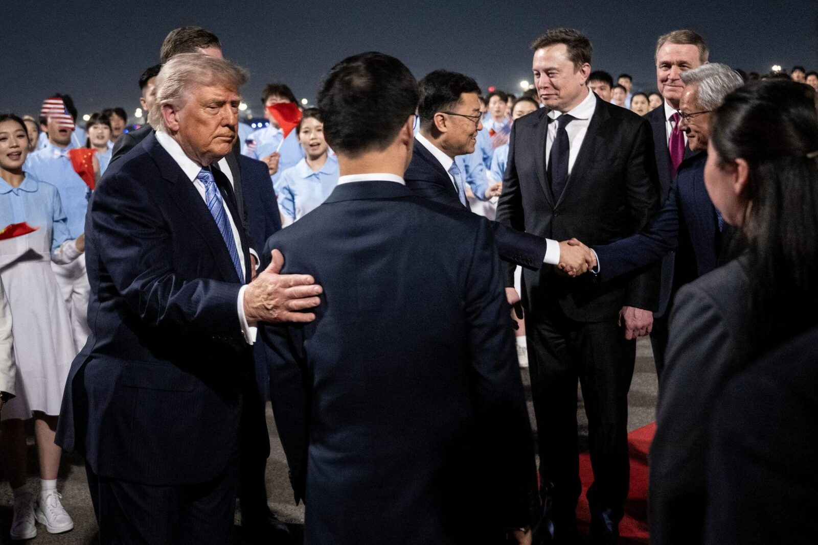 Trump, China și Big Tech: De ce are nevoie Elon Musk de Beijing?