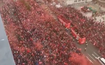 Nebunie la Londra: 500.000 de oameni, paradă după ce Arsenal a pierdut