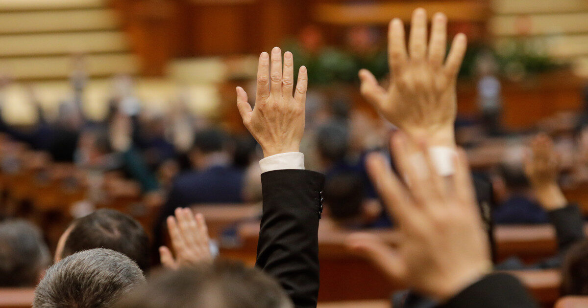 Salarii mai mari pentru politicieni: Câți bani va încasa Nicușor Dan după noua lege?