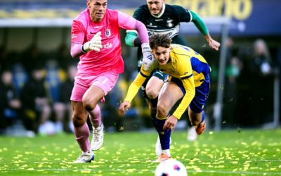 Victorie colosală după 40 de ani: Au zdrobit rivala cu 2-0 și iau titlul