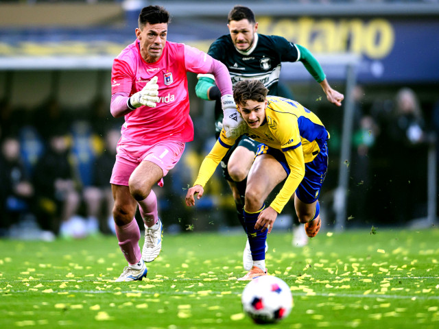 Victorie colosală după 40 de ani: Au zdrobit rivala cu 2-0 și iau titlul