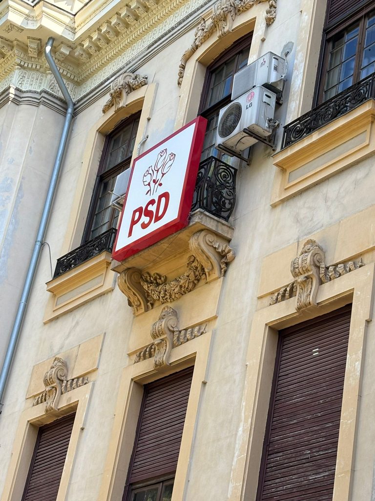 PSD, furios pe premierul demis: Stop numirilor fără concurs