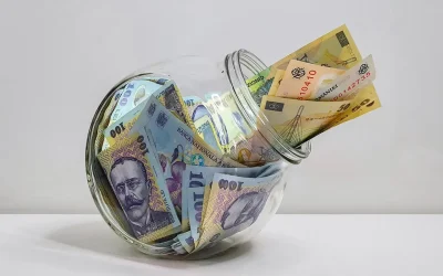 Bani de criză: Doar 1 din 10 români pune de-o parte. „Viața-i scumpă în România”