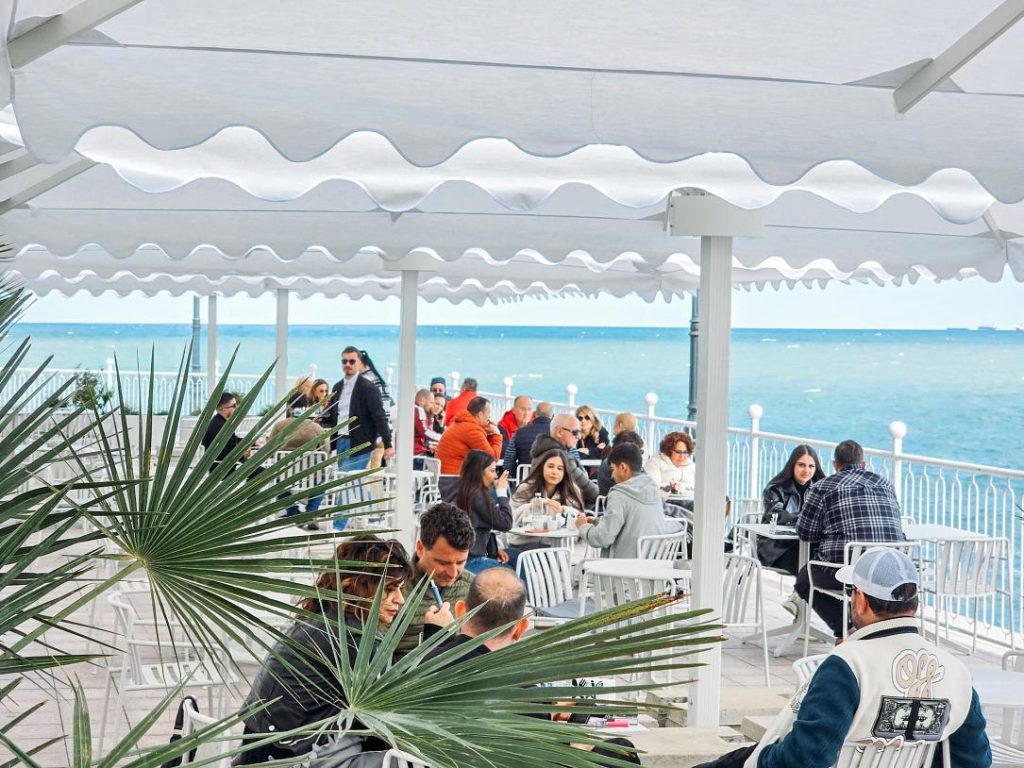 City Grill deschide cafenea-bistro în Cazinoul din Constanța
