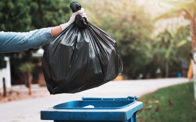 Blocaj major la Bacău: 65 de localități, fără ridicarea gunoiului