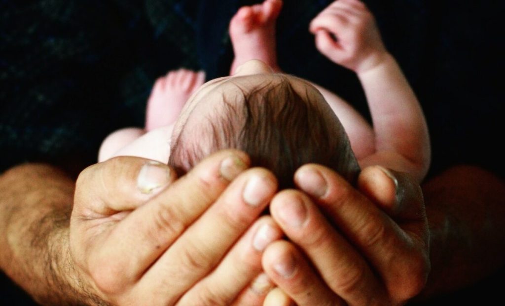 Reborn, păpușile hiper-realiste care zguduie: la ce folosesc ele?