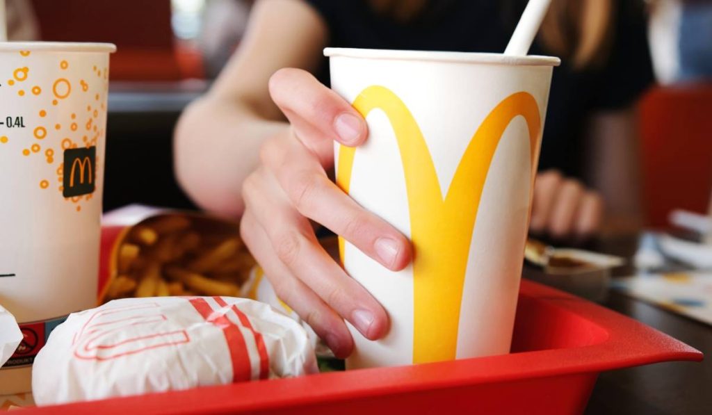 Cum a dat jos 39 de kilograme, mâncând la McDonald’s. Incredibil