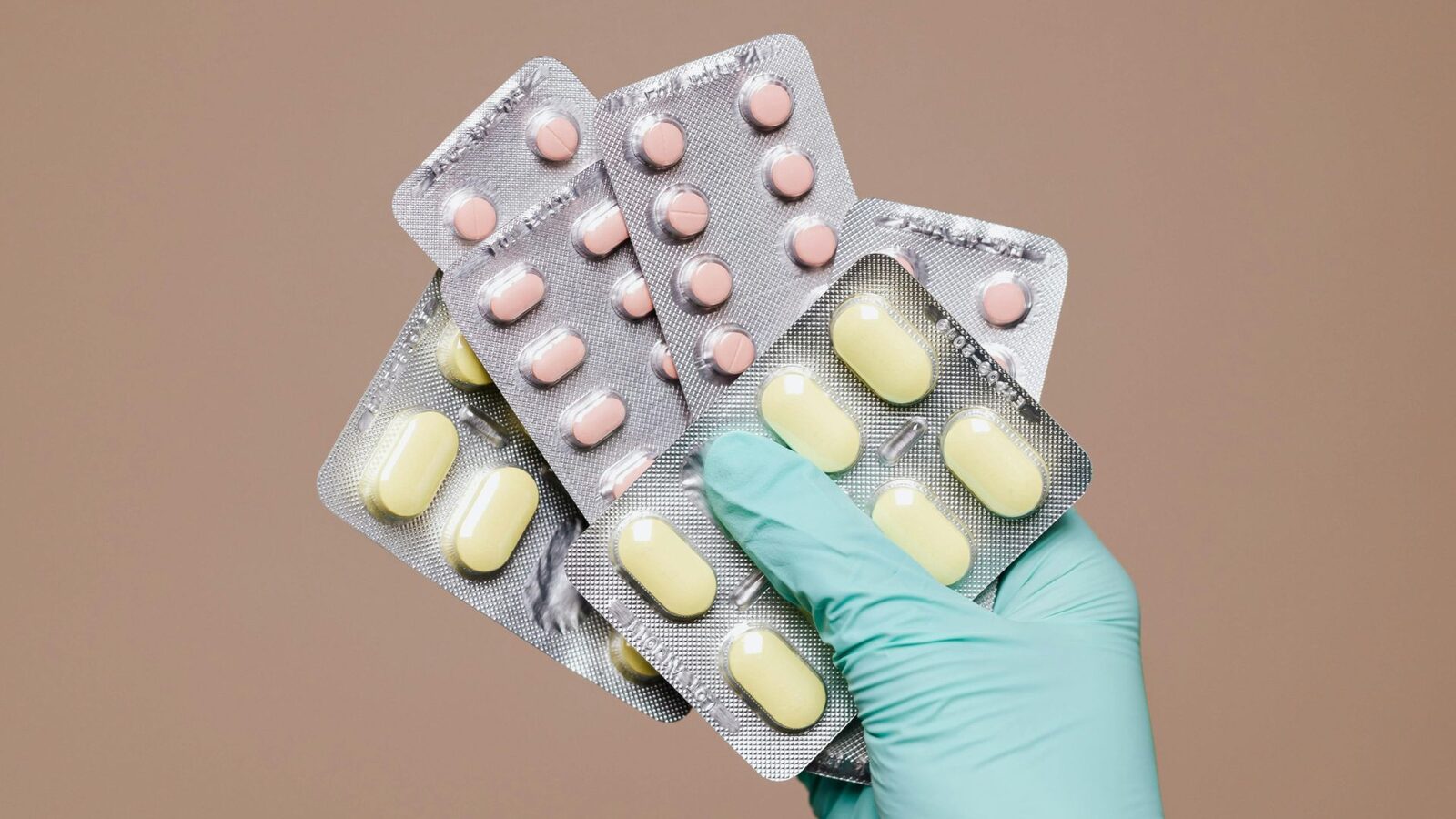 Producția de medicamente în UE explodează: Pacienții vor primi tratament rapid!