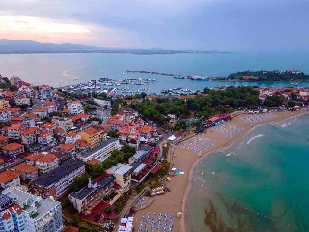 Cât scoate din buzunar un român pentru-o vacanță în Bulgaria, fără LEVA