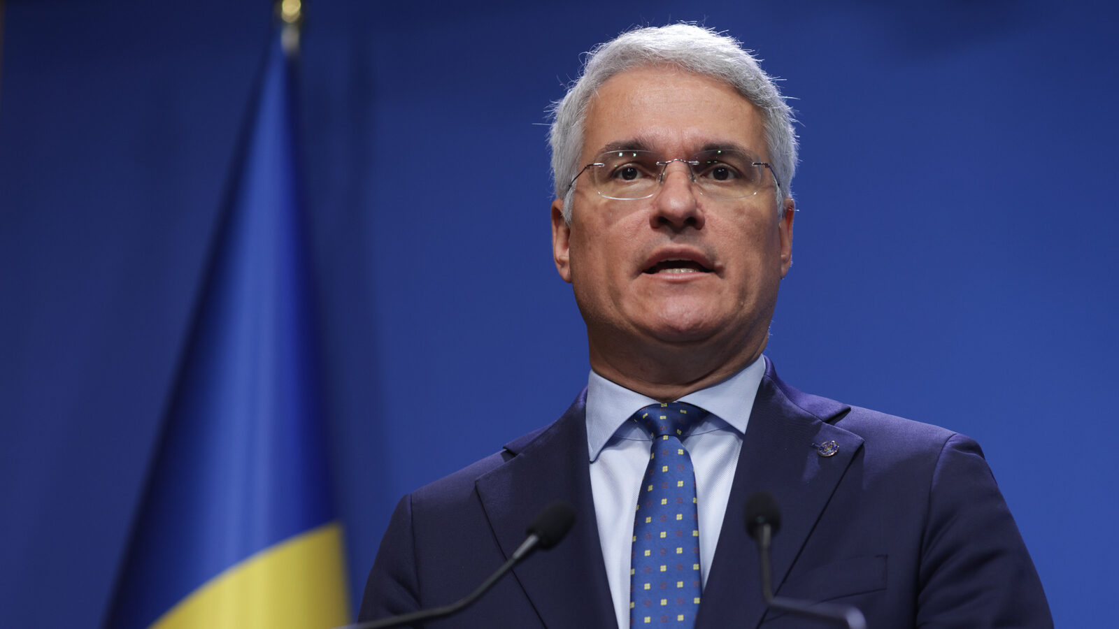Bugetul rezistă: Sunt bani pentru salarii șî pensii, anunță oficialii