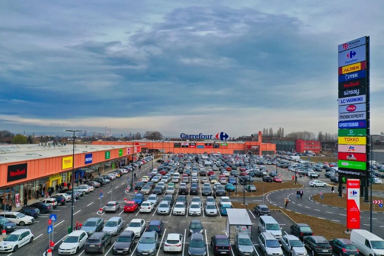 AFI dă lovitura: Achiziționează șase mall-uri, cea mai mare tranzacție din România