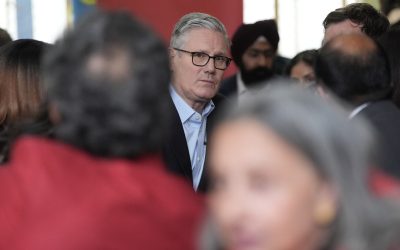 Starmer, după DEZASTRUL electoral: Nu demisionează pentru a evita haosul