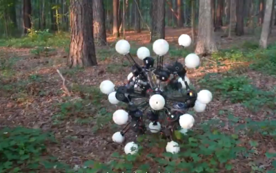 Americanii au creat un robot cu 20 de picioare și ochi care văd instantaneu