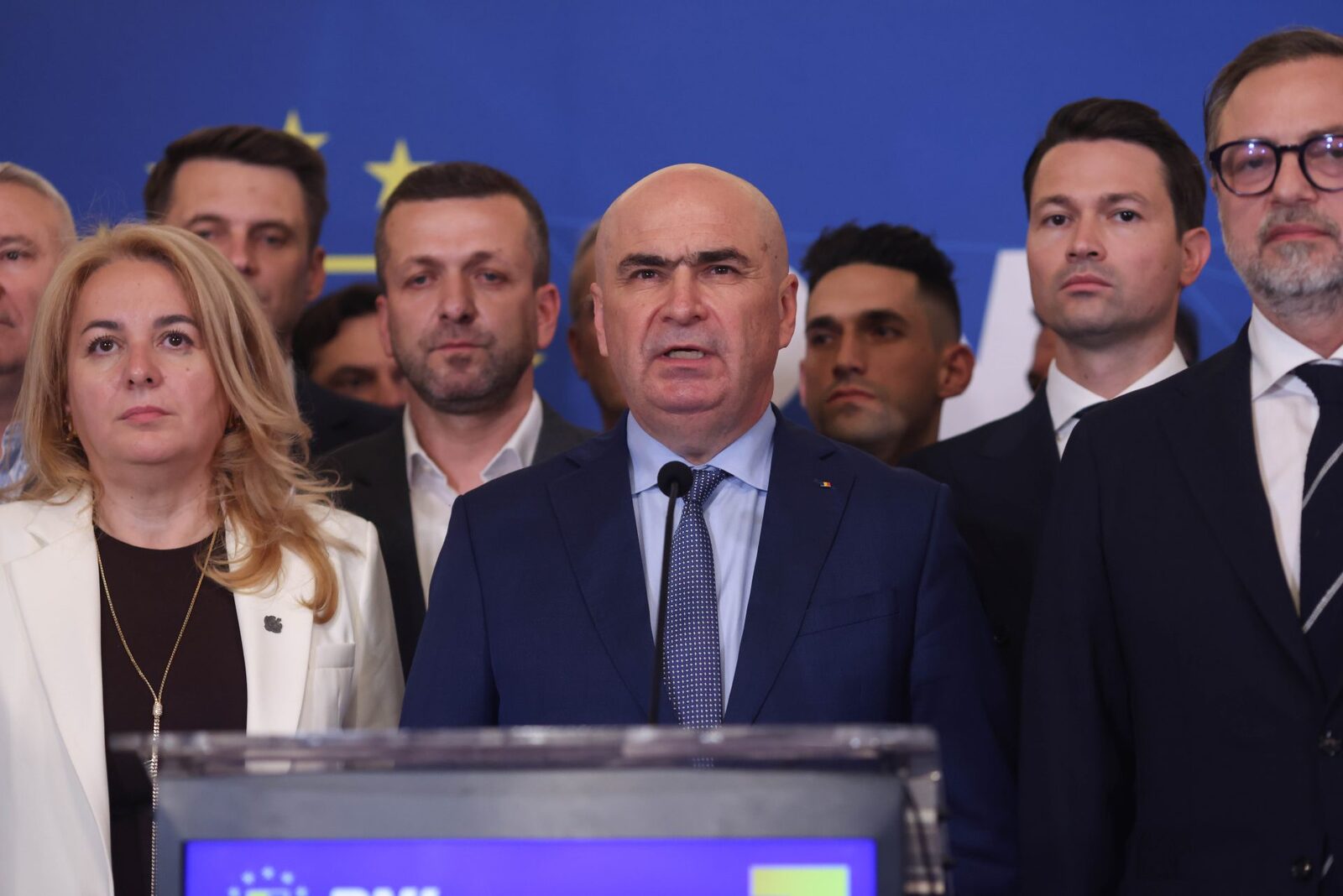 Bolojan a lansat provocarea la șefia PNL. Cine-l susține