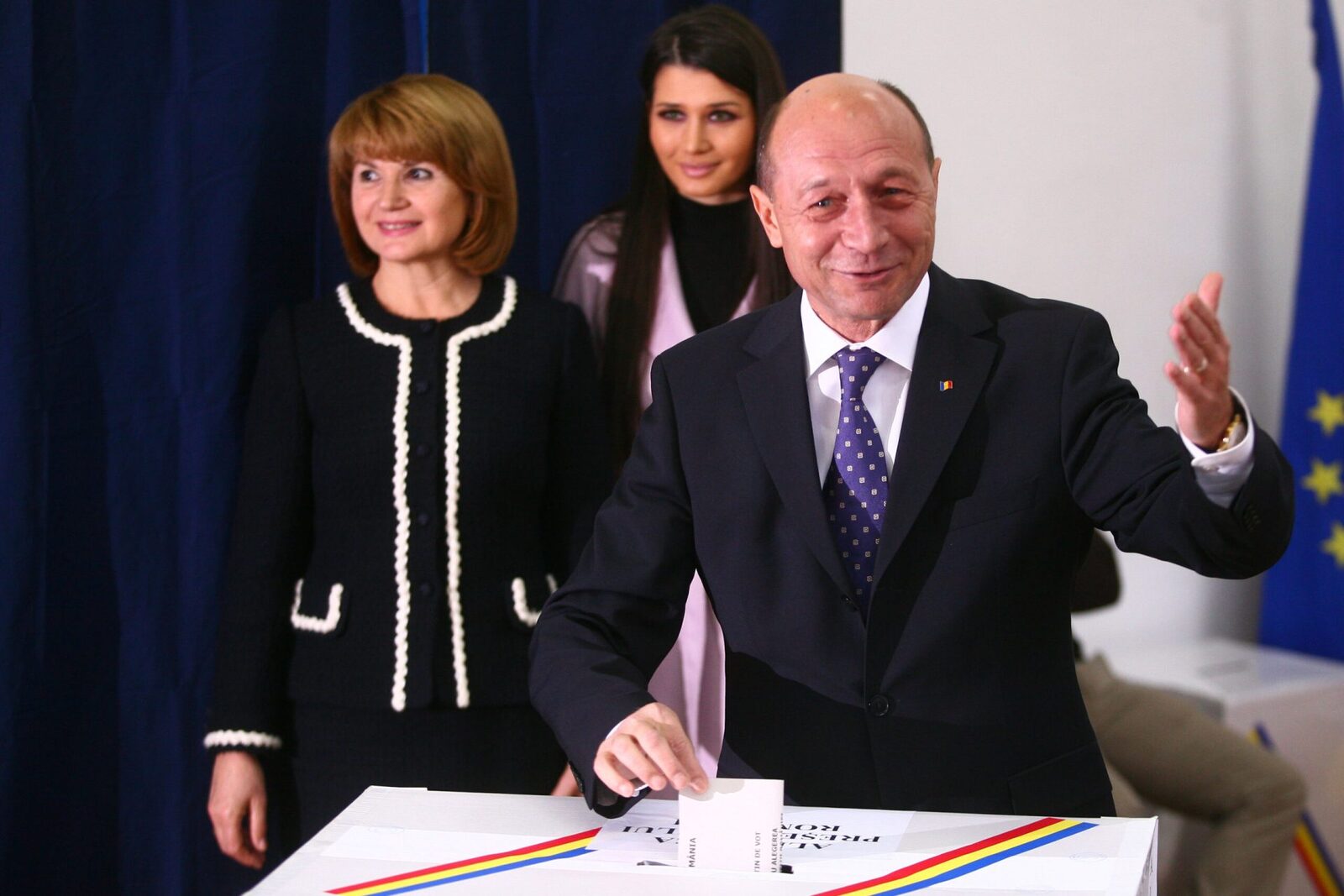 Fostul președinte, despre „copilăria” desemnării unui premier neangajat politic