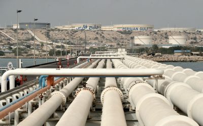 Bloomberg: UE, pe cale să înghețe plafonul prețului la petrolul rusesc, pe fondul crizei din Iran
