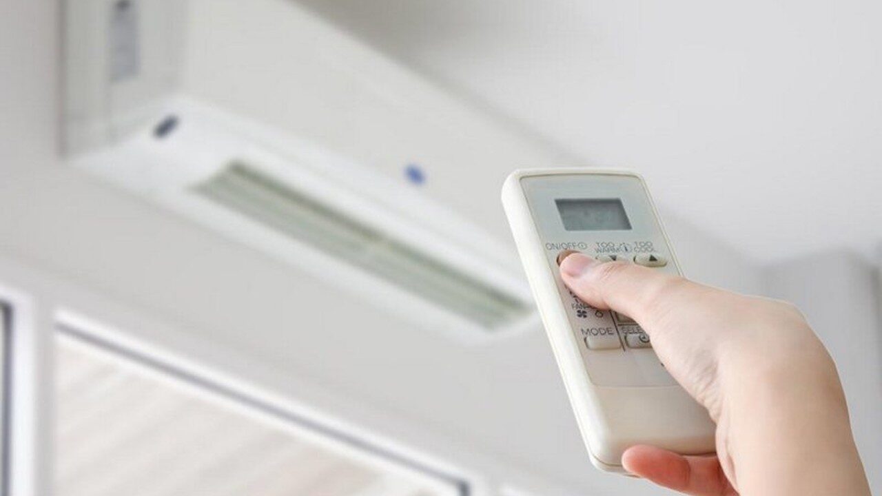 AC-ul de birou, o amenințare? Semne de pericol în opt ore