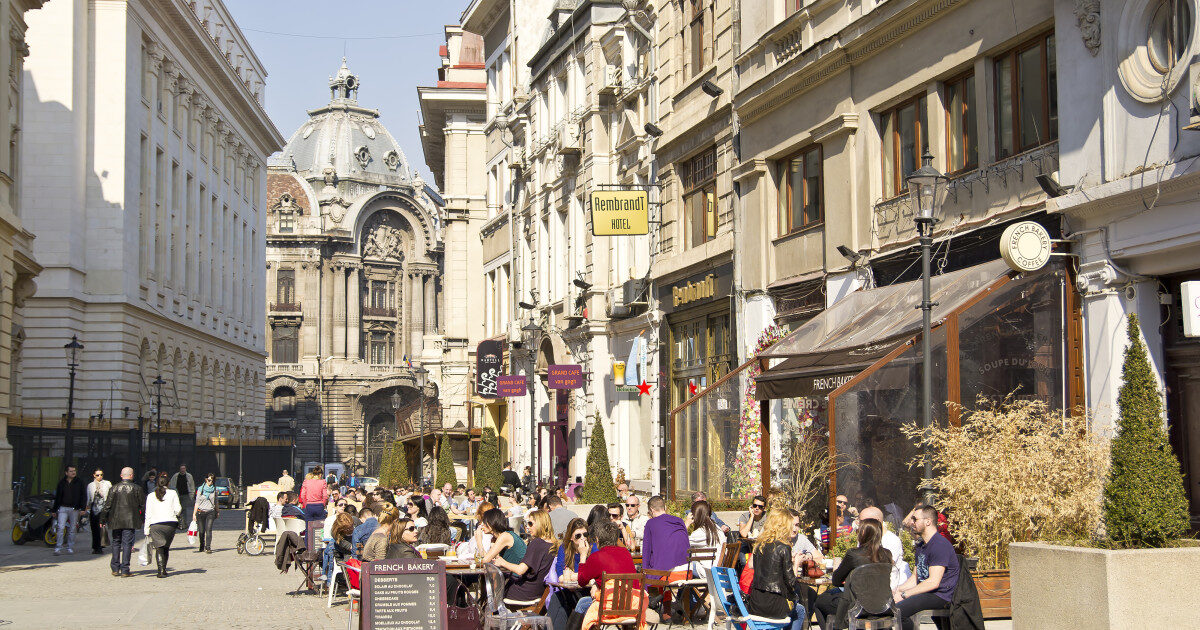 București: Terase mai libere, muzică interzisă noaptea în zone rezidențiale