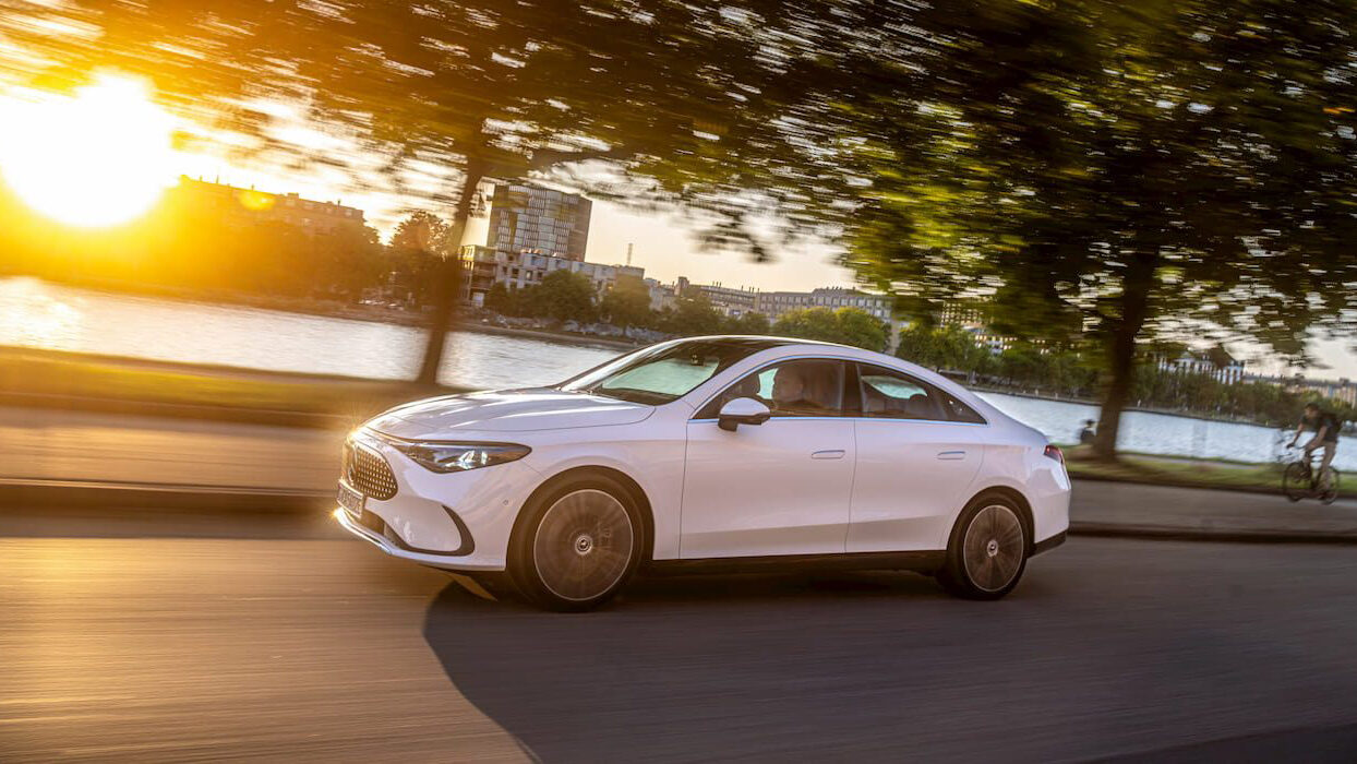 Mașină electrică: Autonomie 620 km, preț de la 43.000 euro