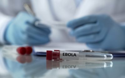 Medicii, primii pe frontul Ebola: peste 70 de infectați, 17 morți