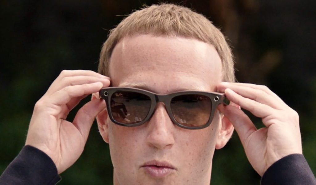 Zuckerberg, sub scarfă: Ochelarii smart, acuzați de spionaj de presa