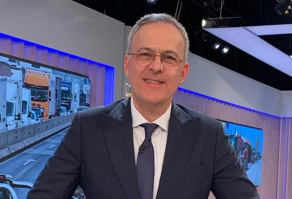 Răzvan Dumitrescu demisionează de la Antena 3 CNN, anunțul a fost făcut în direct