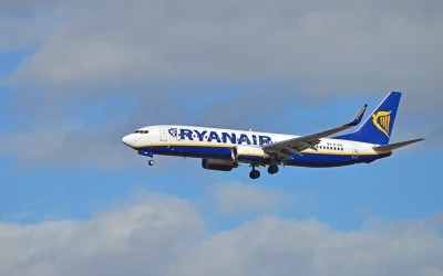 Ryanair, anchetat pentru taxa controversată la locurile din avion