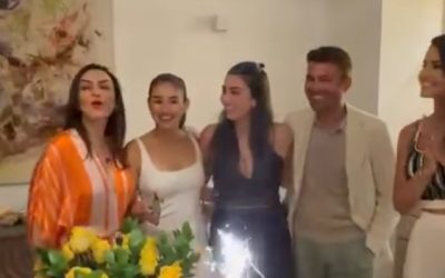 Consuelo Matos, 53 de ani, lângă Mutu și soția lui