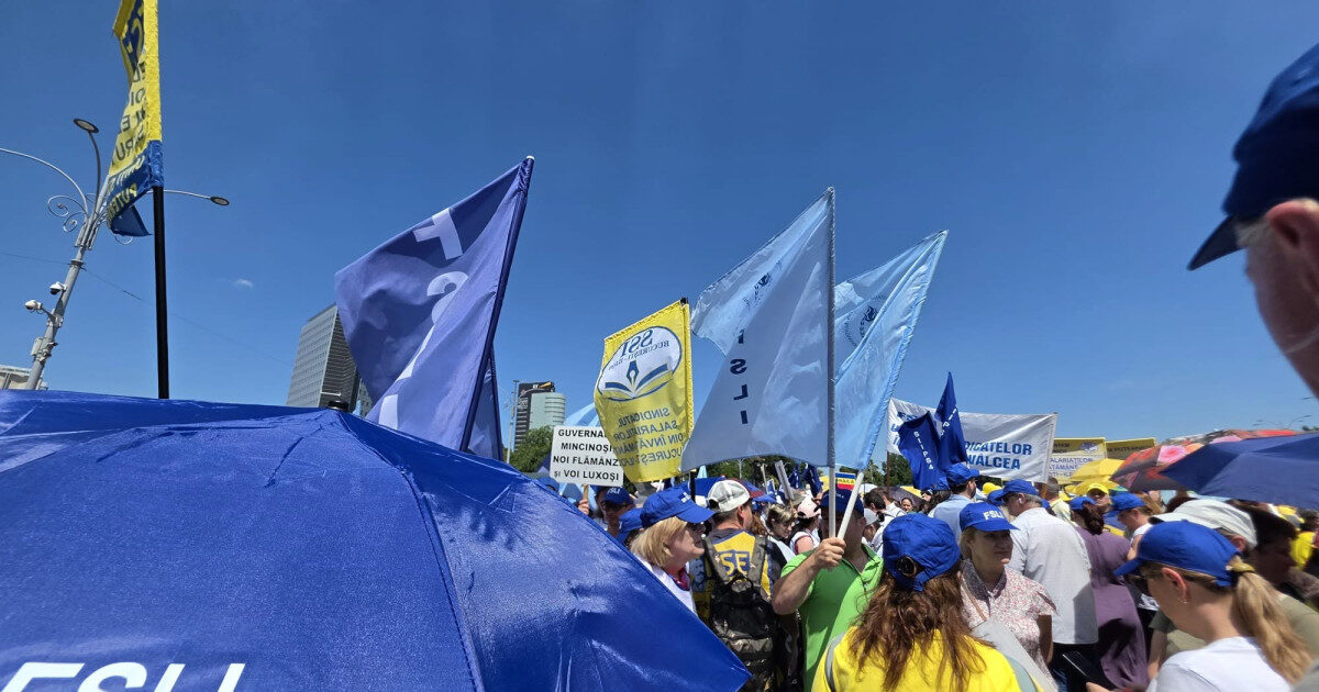 Sindicatele Educației protestează la Parlament. Cerințele profesorilor