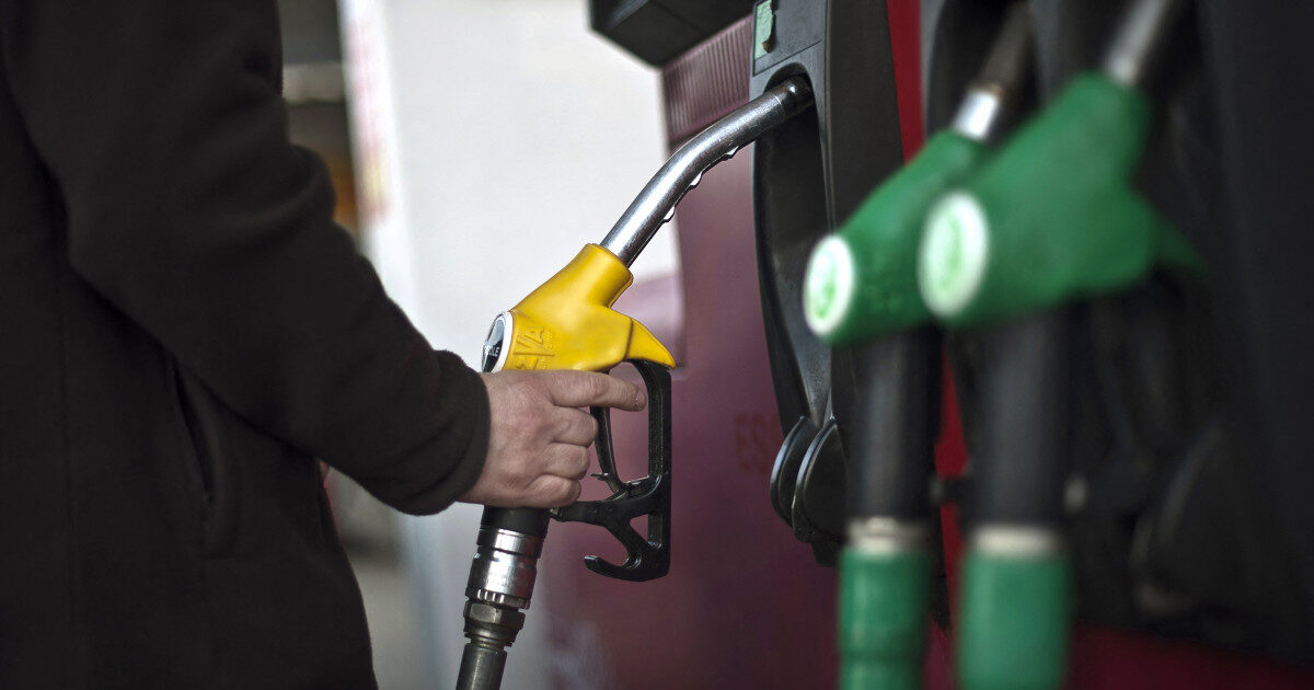 Scumpirea carburanților: blocaj politic pentru plafonare