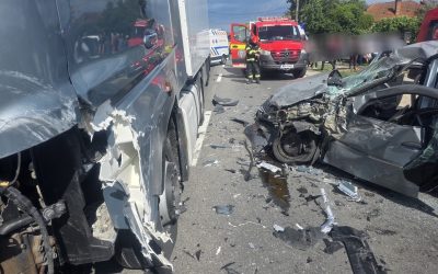 Argeș: Camion și două mașini, carnagiu pe DN 7. Patru răniți grav
