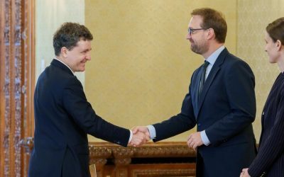 Transparență urgentă: Prostie și aroganță, pericol național