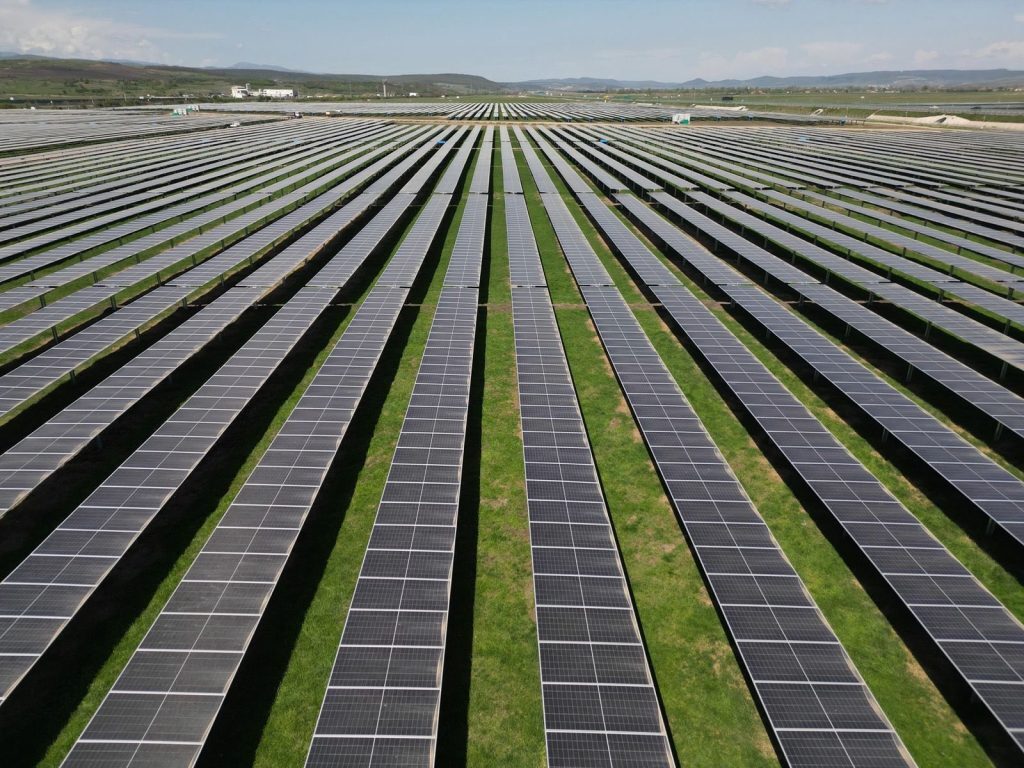 SUA: Soarele bate cărbunele la producția electrică în premieră